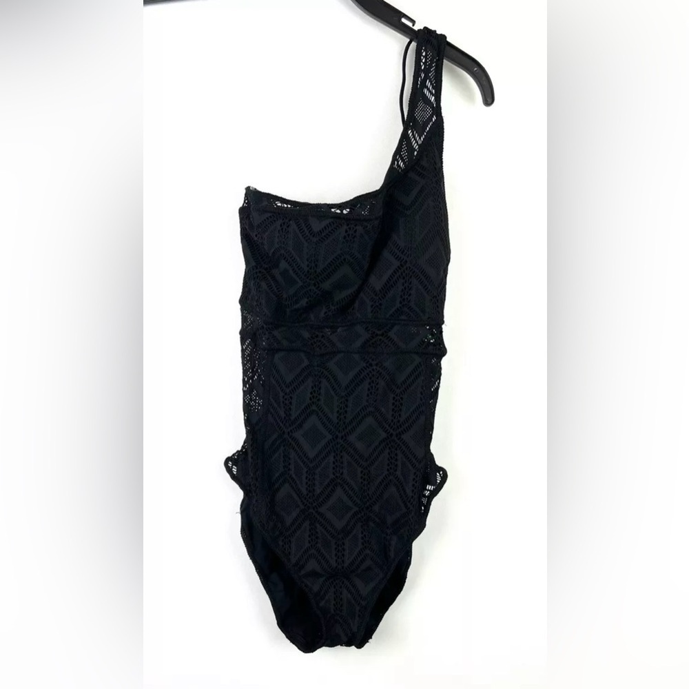 BECCA Womens Adeline Asymmetrical Crochet One Piece Swimsuit Black Large